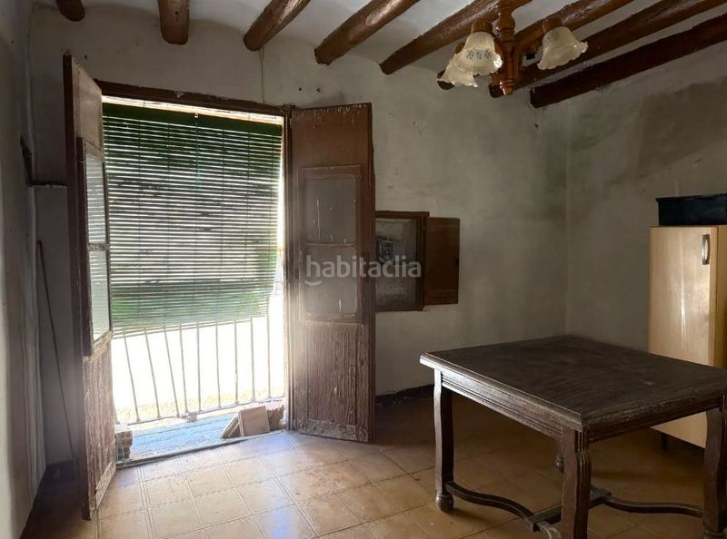 Foto 95e7d202-a224-4b59-b059-e3fef0884097. Masia amb aparcament a Barbuñales