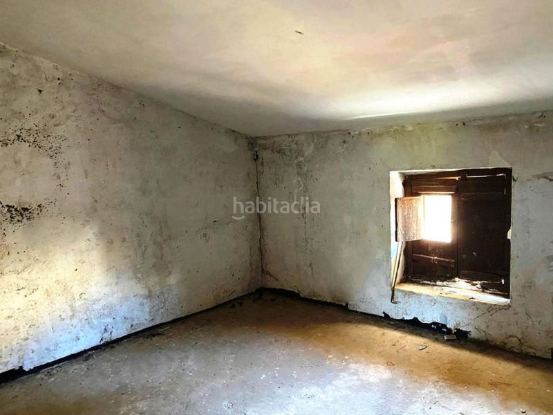 Foto 97cfc629-5724-4016-b370-3546260219e2. Masia amb aparcament a Barbuñales