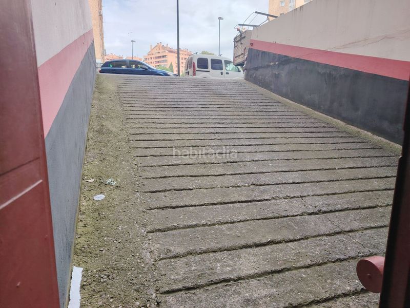 Foto 4ed4700b-5bfc-4078-a19a-d89d2d3680ab. Aparcament cotxe a La Jota Zaragoza
