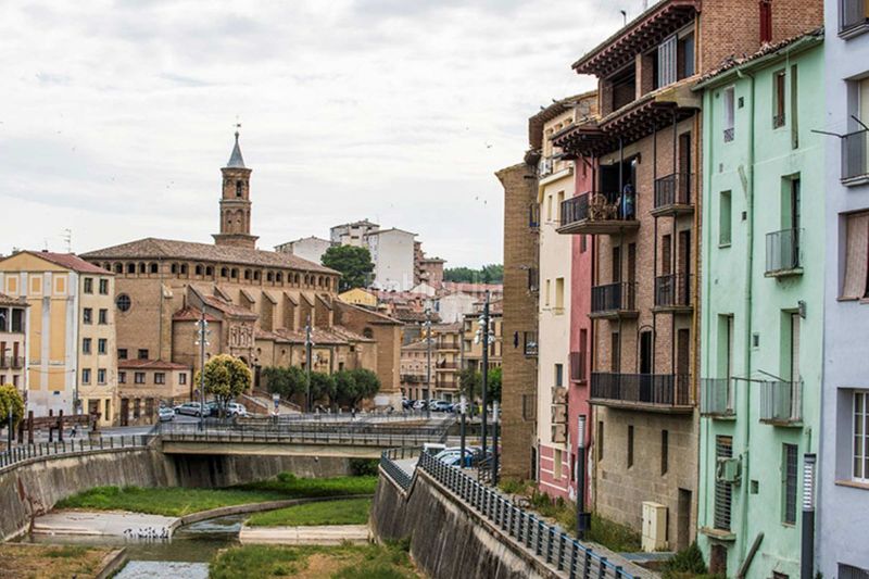 Foto f7161746-af40-4830-92c6-ce3721ea1c0f. Pis a Barbastro