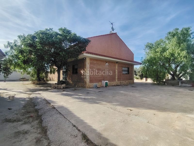 Foto 55261dce-1e07-4de4-ab19-471dd8e2d869. Casa amb calefacció aparcament piscina a Garrapinillos Zaragoza