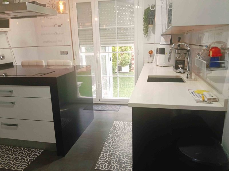 Foto 5f447d09-388b-43e5-8419-034c0c35dc61. Casa adossada amb calefacció aparcament a María de Huerva