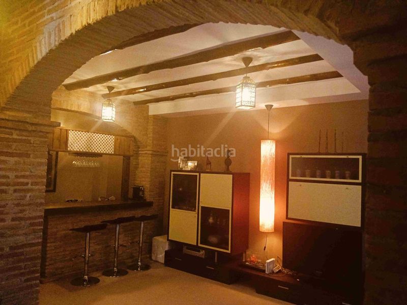 Foto a8b0f2a1-e6f3-4dc4-88c2-40d1935fdf40. Casa adossada amb calefacció aparcament a María de Huerva