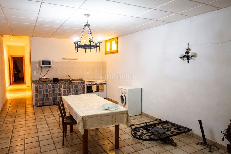 Foto ace6e66e-0288-42f5-b3a9-3e5ba9fd78d2. Casa amb calefacció a Chiprana