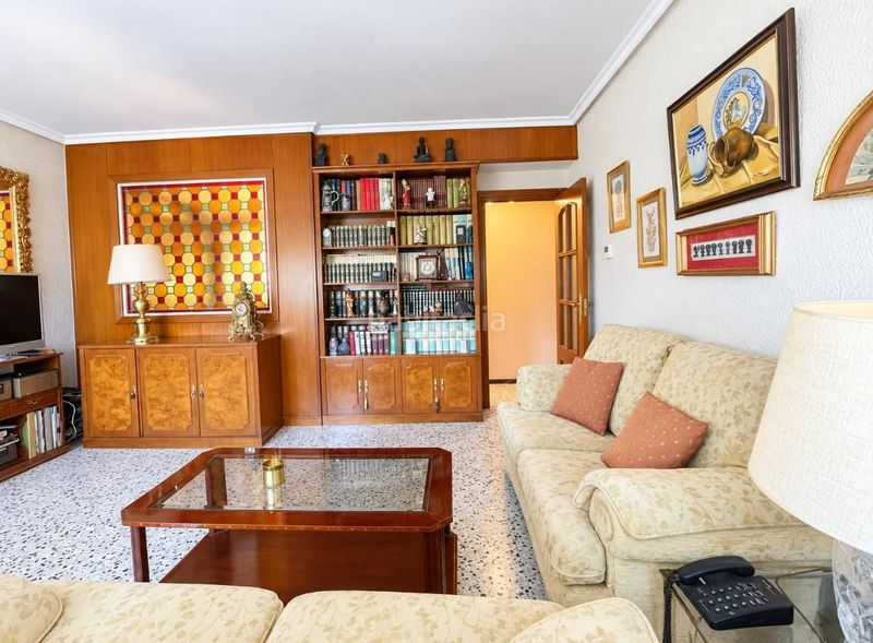 Foto b41621e3-00c0-4eba-8de6-df9e0e3f9841. Flat with heating parking in Romareda Zaragoza