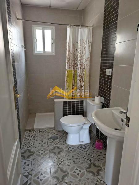 Foto e9caa0bb-a434-4e00-a70c-560dfb6c5031. Pis a Linarejos Linares