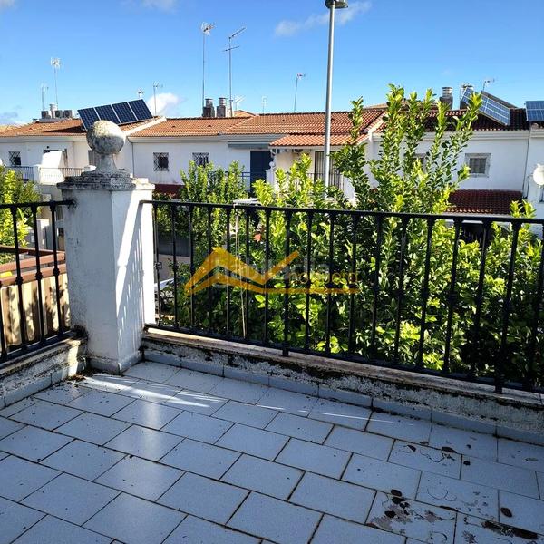 Foto c74bc19e-4808-4f77-9e1e-c7bc5b5b0e6e. Reihenhaus in Linarejos Linares