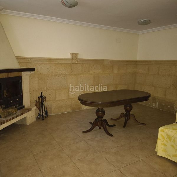 Foto f8ab56b8-23db-47fb-bf41-887535d97a16. Xalet amb piscina a San Gonzalo Linares