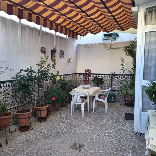Foto e5f616a1-ebed-4a5a-ac4f-fd1d644bc69d. Casa amb aparcament a Centro ciudad Linares