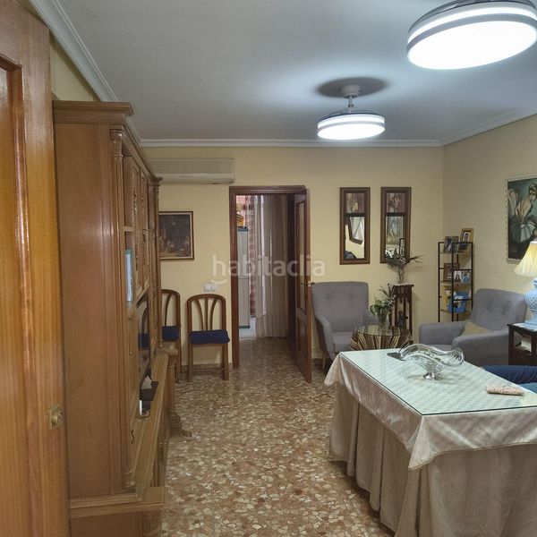 Foto e7005ef6-8d82-4fa3-affe-96e04ba5ef51. Casa amb aparcament a Centro ciudad Linares