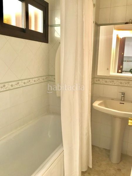 Foto 13f37e8c-d697-4585-98ce-4b8c683d41a1. Location studio avec parking piscine dans Playa de la Fontanilla Marbella