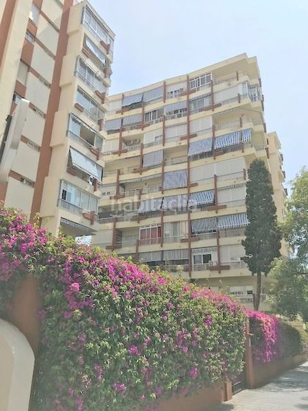 Foto fa9966a6-b3b0-4e18-9857-a2a2d53ce032. Location studio avec parking piscine dans Playa de la Fontanilla Marbella