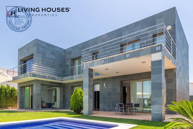 Foto 19b59227-23ac-4709-a15f-e77ec44a1695. Casa con riscaldamento parcheggio piscina in Playa Burriana