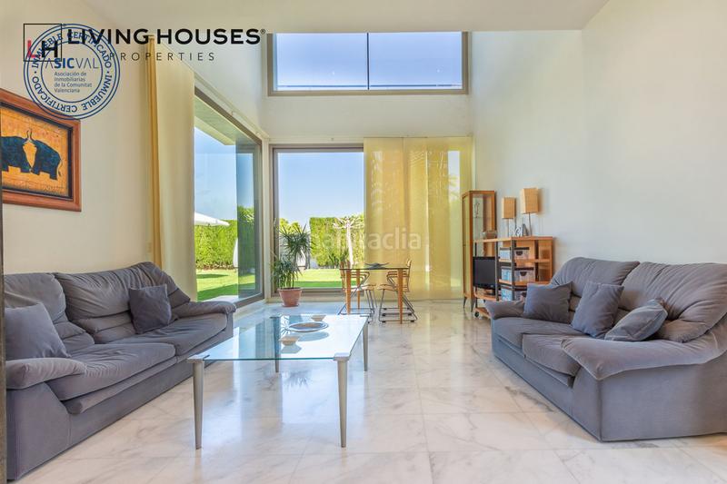 Foto 3c3c10d1-e624-454c-9e77-5b38b59d9808. Casa con riscaldamento parcheggio piscina in Playa Burriana