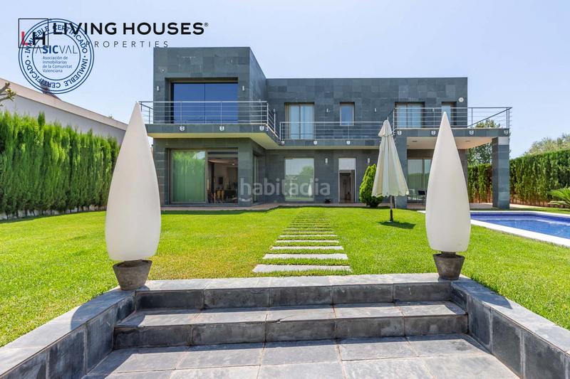 Foto 434b0ab3-a92b-4765-b6c5-532093e2215f. Casa con riscaldamento parcheggio piscina in Playa Burriana