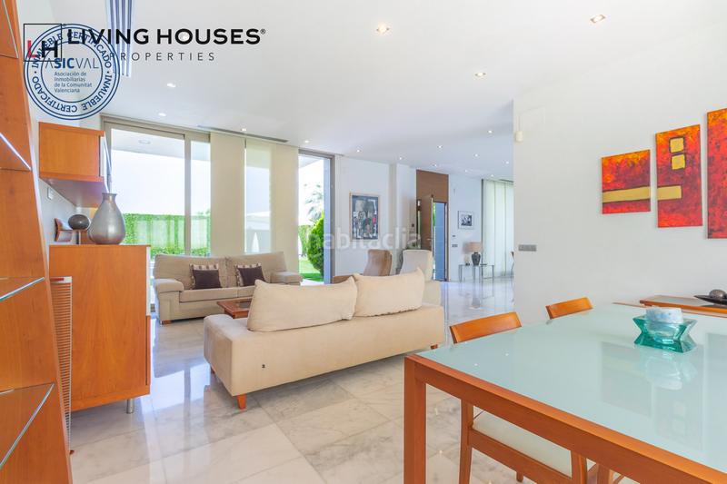 Foto 49ea8750-719b-44c7-a080-f2cc7b5861fb. Casa con riscaldamento parcheggio piscina in Playa Burriana