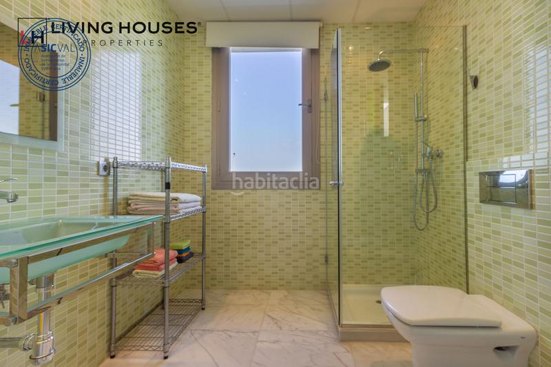 Foto 515347a1-bb21-4b5d-aa63-41d1c87d3cfd. Casa con riscaldamento parcheggio piscina in Playa Burriana