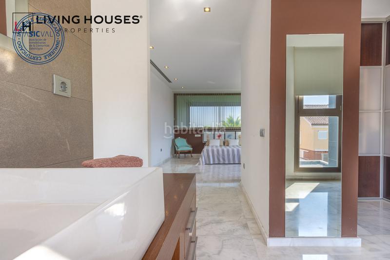 Foto 551cb4fd-b5b1-4e99-b91f-a06ebd415892. Casa con riscaldamento parcheggio piscina in Playa Burriana