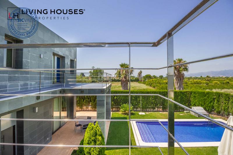 Foto 8e398ea9-7aea-4b93-af09-271d175639a0. Casa con riscaldamento parcheggio piscina in Playa Burriana