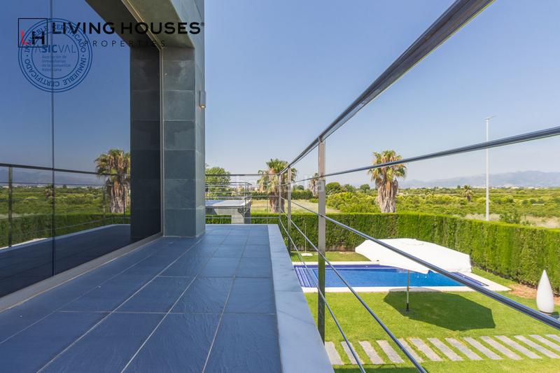 Foto af2bc967-8a6c-4e6d-95f3-03a588f48325. Casa con riscaldamento parcheggio piscina in Playa Burriana