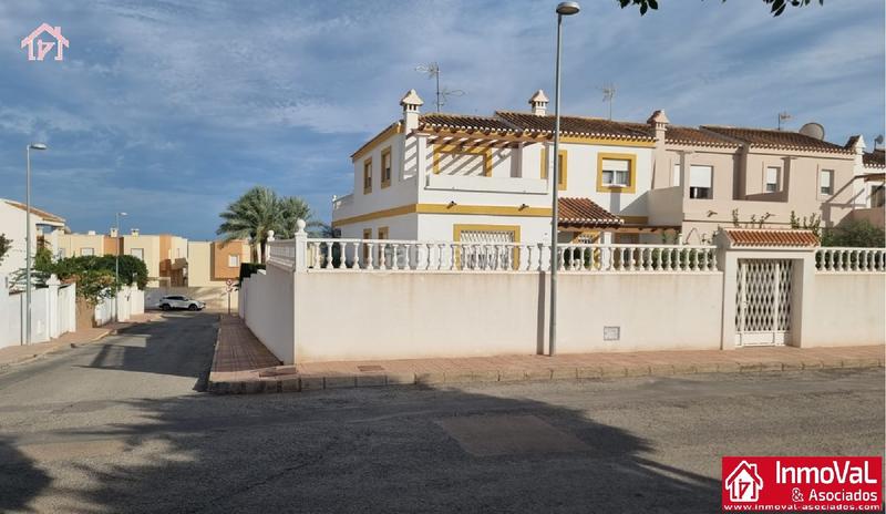 Foto 3ef92365-c761-4dc4-a000-68a72f105ede. Chalet  en Las Marinas - Pueblo Laguna Vera