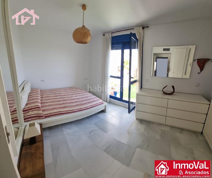 Foto fd60cca4-3c8c-4801-9933-8d6d2cbf699b. Appartamento con parcheggio piscina in puerto de Garrucha Garrucha