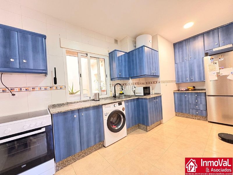 Foto e609bc07-3ada-44e0-9ed9-843b5a18a3d0. Pis a playa de Garrucha Garrucha