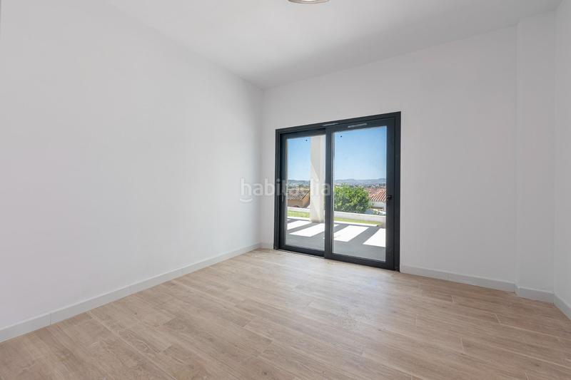 Foto 120b28e1-aee6-43dd-be28-63e55950cb28. Casa amb calefacció aparcament piscina a Las Flores Mijas