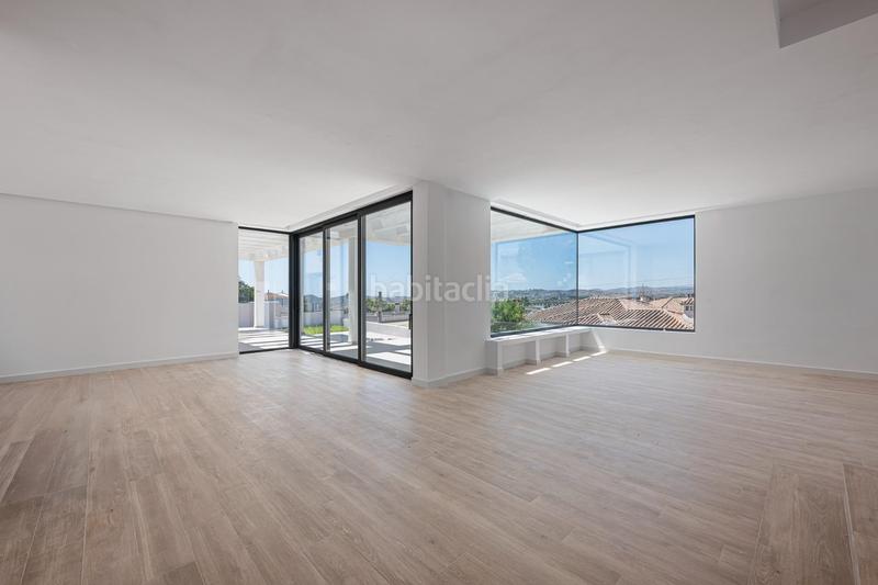 Foto f7bb84b4-ae75-4b7e-acd2-08f2230583e0. Casa amb calefacció aparcament piscina a Las Flores Mijas