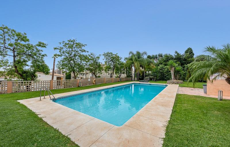 Foto 71ac96d4-98b4-48fc-a972-7d37d085fee4. Duplex avec chauffage parking piscine dans Montemar Torremolinos