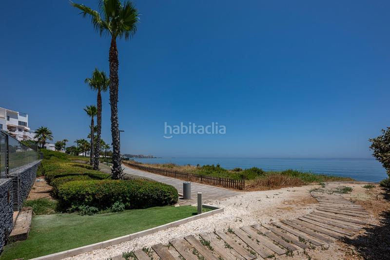 Foto 0ee40ed9-f095-43c4-a6ca-9a94e5e3d872. Planta baixa amb aparcament piscina a Guadalobón Estepona