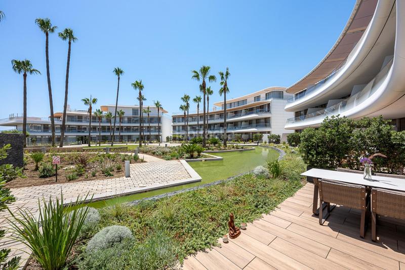 Foto 4cff24ea-c712-4d3d-afc0-779db73e658f. Planta baixa amb aparcament piscina a Guadalobón Estepona
