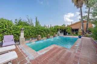 Maison  Zarzalon. Exclusiva finca turística con licencia vacacional en cártama