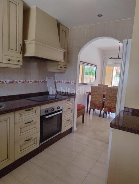 Foto 30b447b5-3c8c-4cbd-b339-03aeff1d3bee. Location maison jumelée avec parking piscine dans Los Pacos Fuengirola