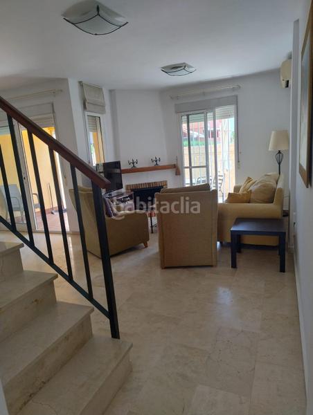 Foto 9877fd24-f2ed-4c80-b607-9c48a02d9838. Location maison jumelée avec parking piscine dans Los Pacos Fuengirola