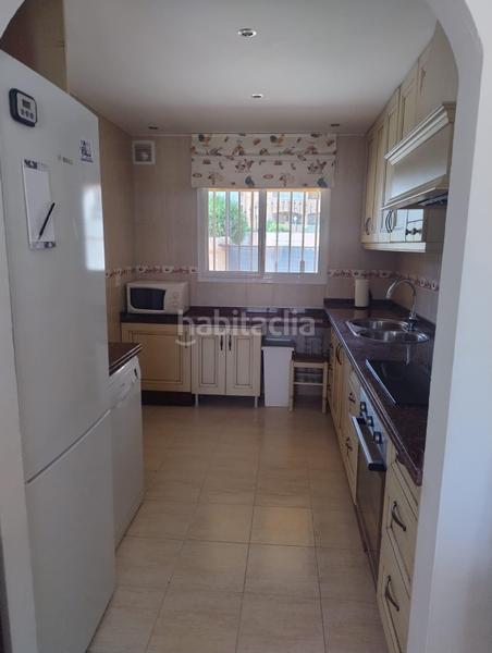 Foto 80f1f1f0-1aa5-40ee-90d6-a768cfbec4b0. Rent semi detached house with parking in Los Pacos Fuengirola