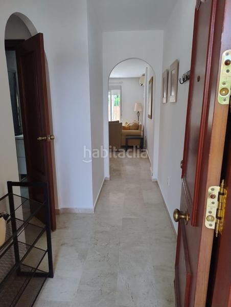 Foto aacfb115-badd-4bc4-be1b-a94d9a7c33a3. Rent semi detached house with parking in Los Pacos Fuengirola