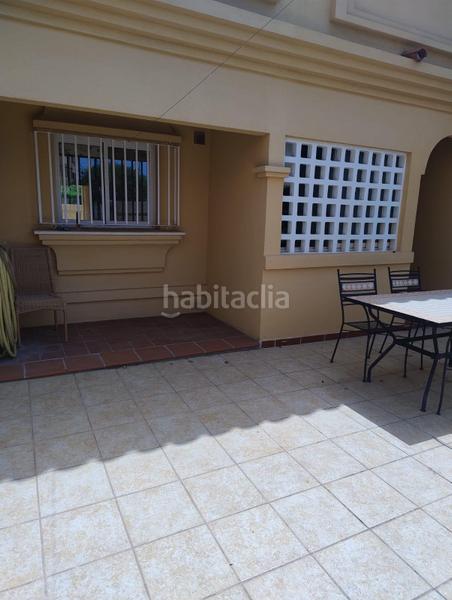 Foto cb6dff46-798c-49fc-8340-444b132d14fb. Rent semi detached house with parking in Los Pacos Fuengirola
