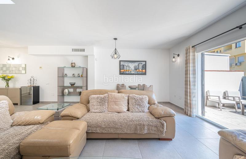 Foto 4985fa83-3782-4e05-8891-6f8de54d3163. Casa adossada a avenida acapulco 8 a Los Boliches Fuengirola