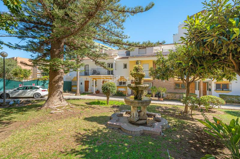 Foto be494a67-2c3f-440d-8cff-4f1360b248d9. Casa adossada a avenida acapulco 8 a Los Boliches Fuengirola