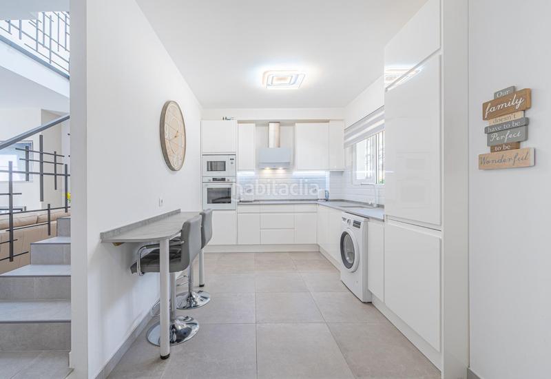 Foto c9e8a552-265b-4d69-9567-2935748b00ce. Casa adossada a avenida acapulco 8 a Los Boliches Fuengirola