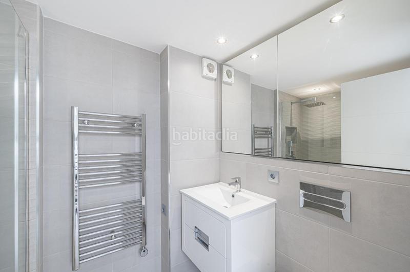 Foto cde86778-faf8-4b4a-aee6-d44be695878e. Casa adossada a avenida acapulco 8 a Los Boliches Fuengirola