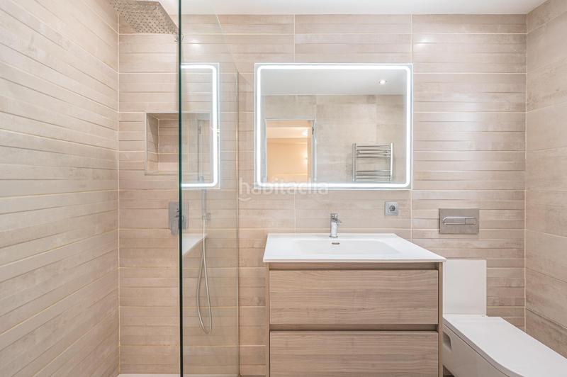 Foto e6b0e358-a380-4682-9a8c-41305bbd95c2. Casa adossada a avenida acapulco 8 a Los Boliches Fuengirola