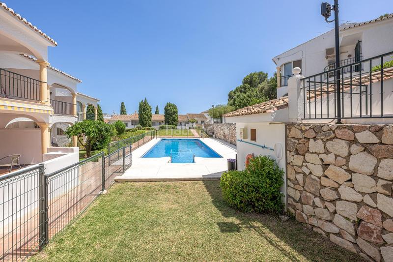 Foto b0b8416d-e4a3-4ddf-85ef-520009c69d8a. Apartament amb piscina a Torreblanca del Sol Fuengirola