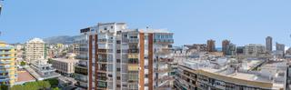 Flat in Calle hermanos pinzon 4. Magnífico piso en planta 9 con vistas al mar y al pueblo