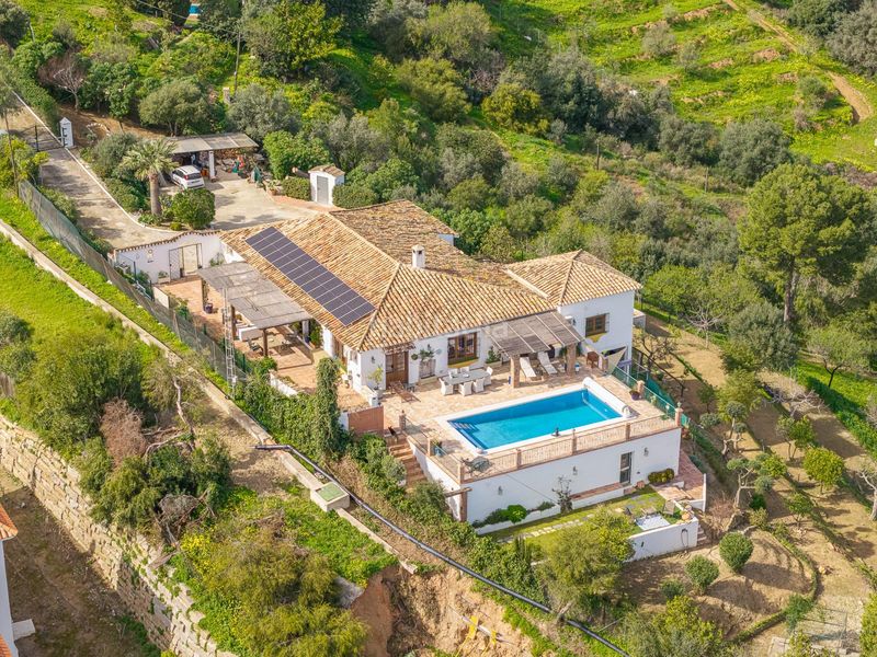 Foto 4948c64f-b8b2-4d8d-ab9b-41a1066be792. Chalet dans urbanizacion loma del flamenco dans Mijas golf Mijas