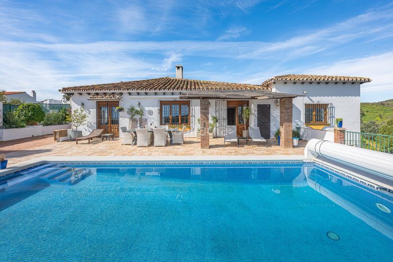 Foto abb52119-9495-4ae8-ab2e-2abe807ee53c. Chalet dans urbanizacion loma del flamenco dans Mijas golf Mijas