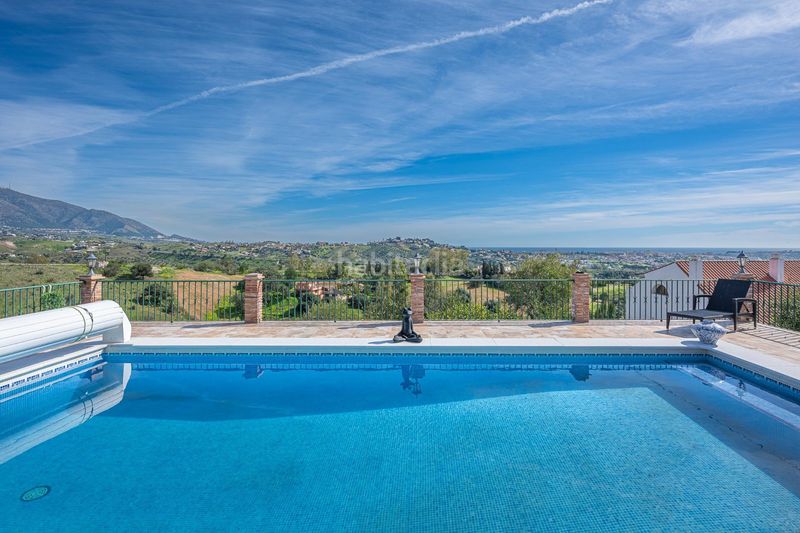 Foto ba373170-383c-4f06-a97d-667e842796b7. Chalet dans urbanizacion loma del flamenco dans Mijas golf Mijas