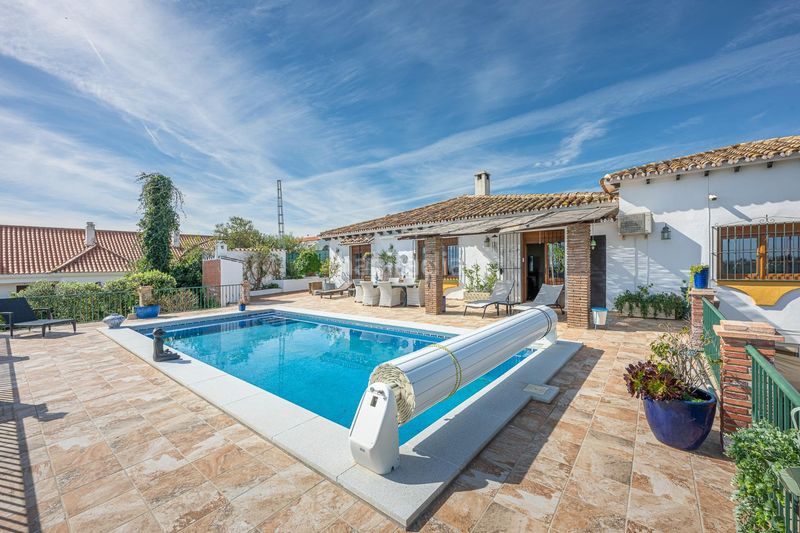 Foto d39718ba-3295-4783-80e5-2208aba38cd0. Chalet dans urbanizacion loma del flamenco dans Mijas golf Mijas