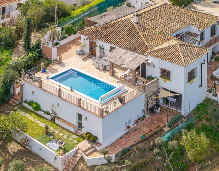 Foto ee8a6ef9-e9e3-4c87-a431-8cc4fdee5ec1. Chalet dans urbanizacion loma del flamenco dans Mijas golf Mijas